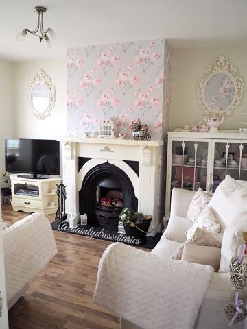 My mini living room makeover. Dainty Dress Diaries