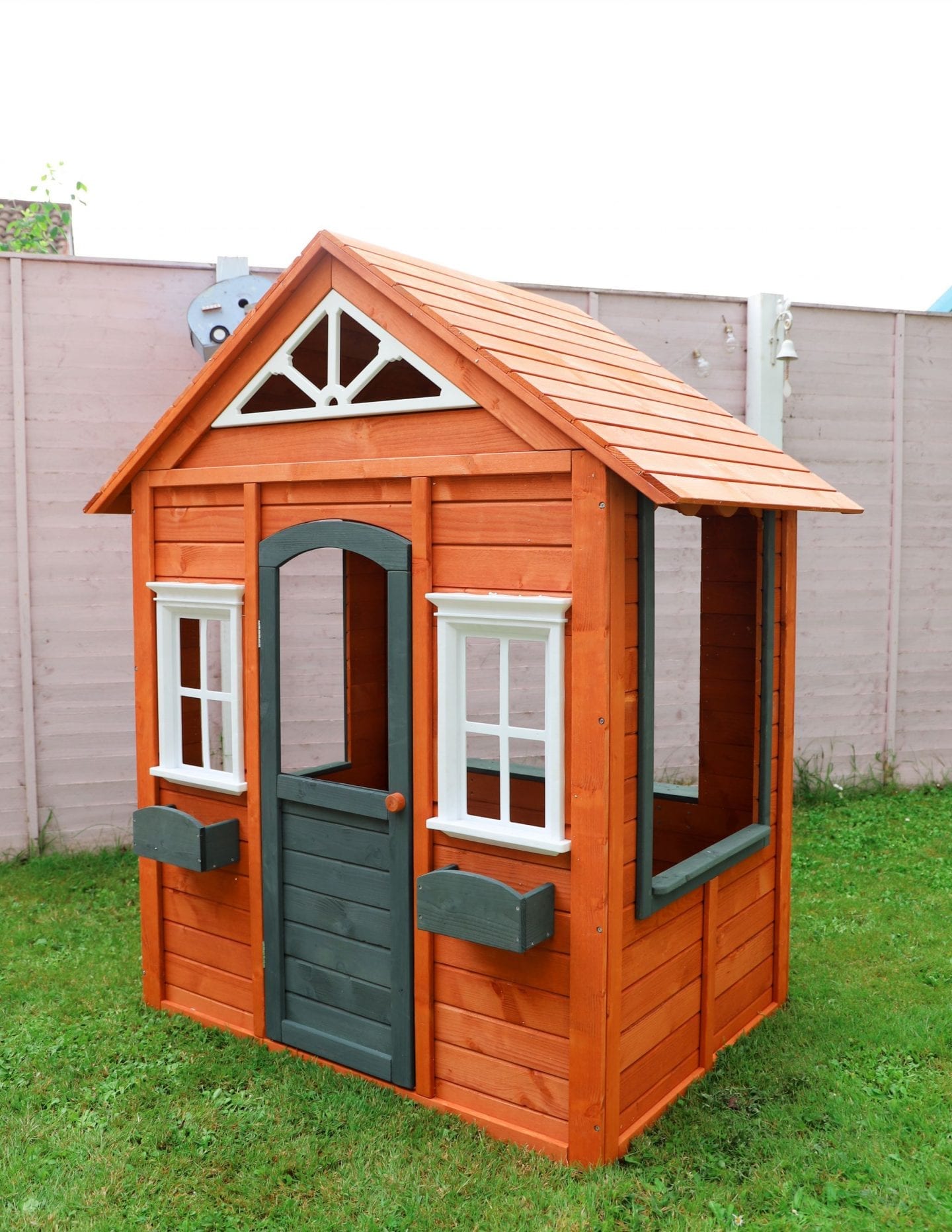 Cubby Playhouse Makeover - Dainty Dress Diaries